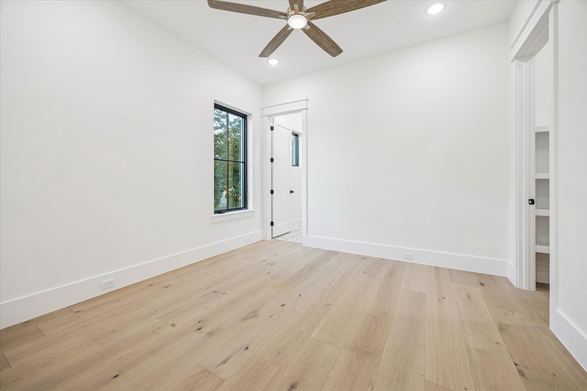 431 West 30th Street Houston, TX 77018 - Photo 24 of 36 Bedroom 3 - 11X12