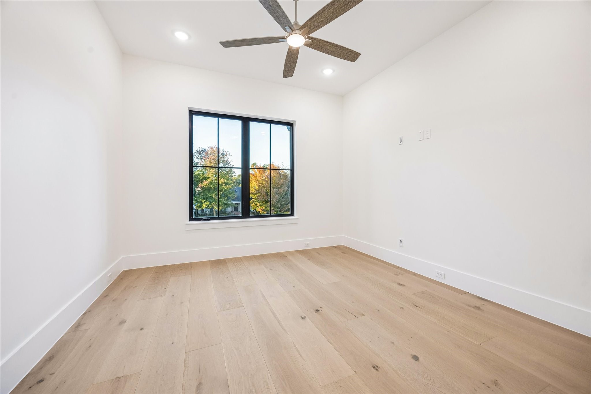 431 West 30th Street Houston, TX 77018 - Photo 28 of 36 Bedroom 5 - 11X20