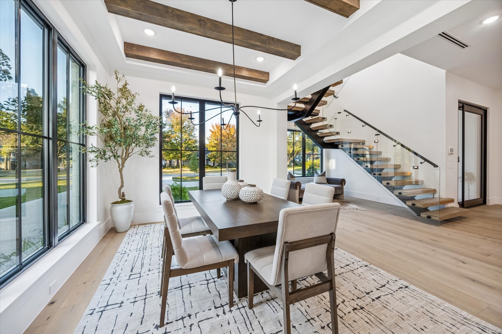 431 West 30th Street Houston, TX 77018 - Photo 4 of 36