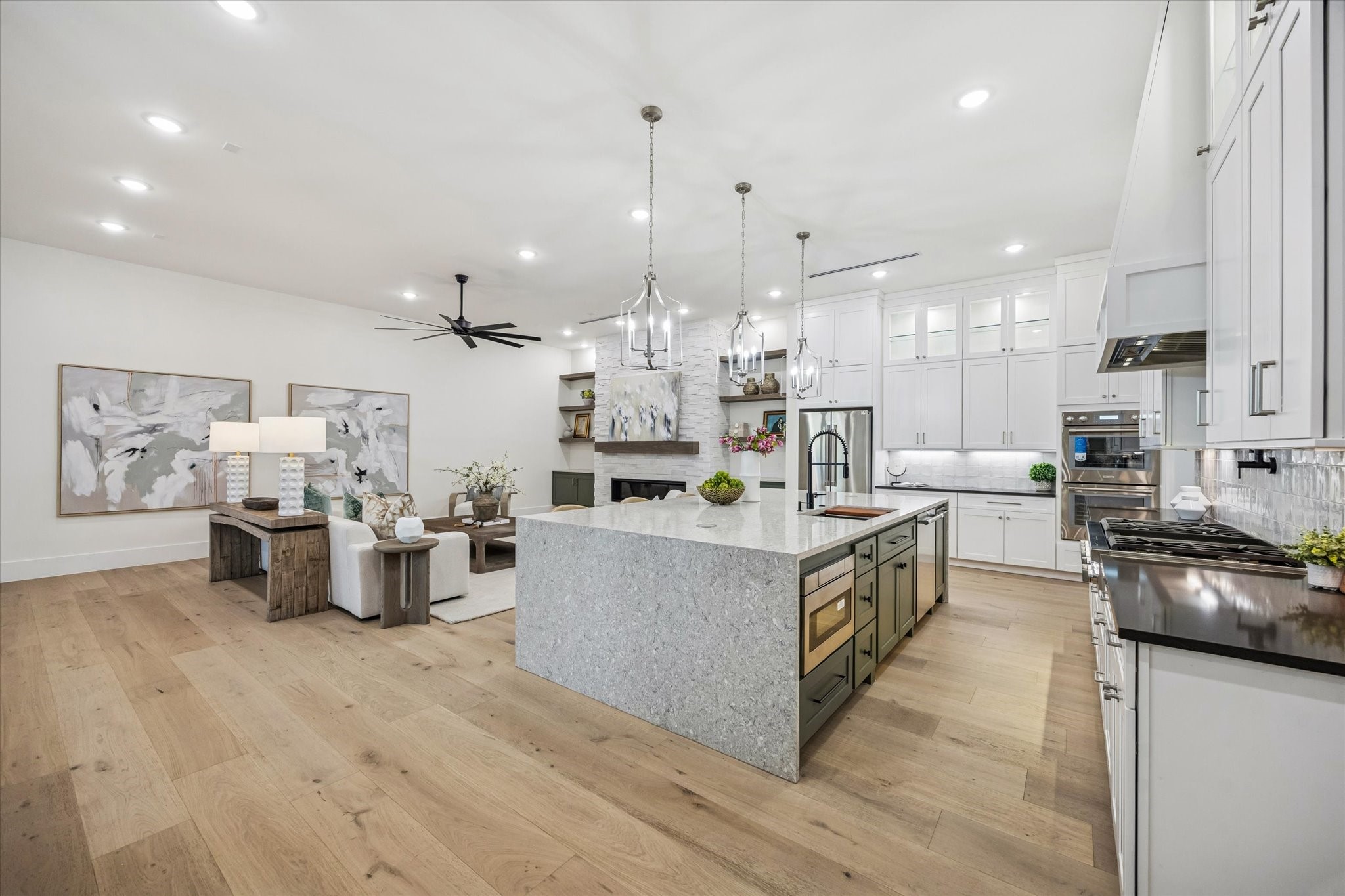 431 West 30th Street Houston, TX 77018 - Photo 6 of 36