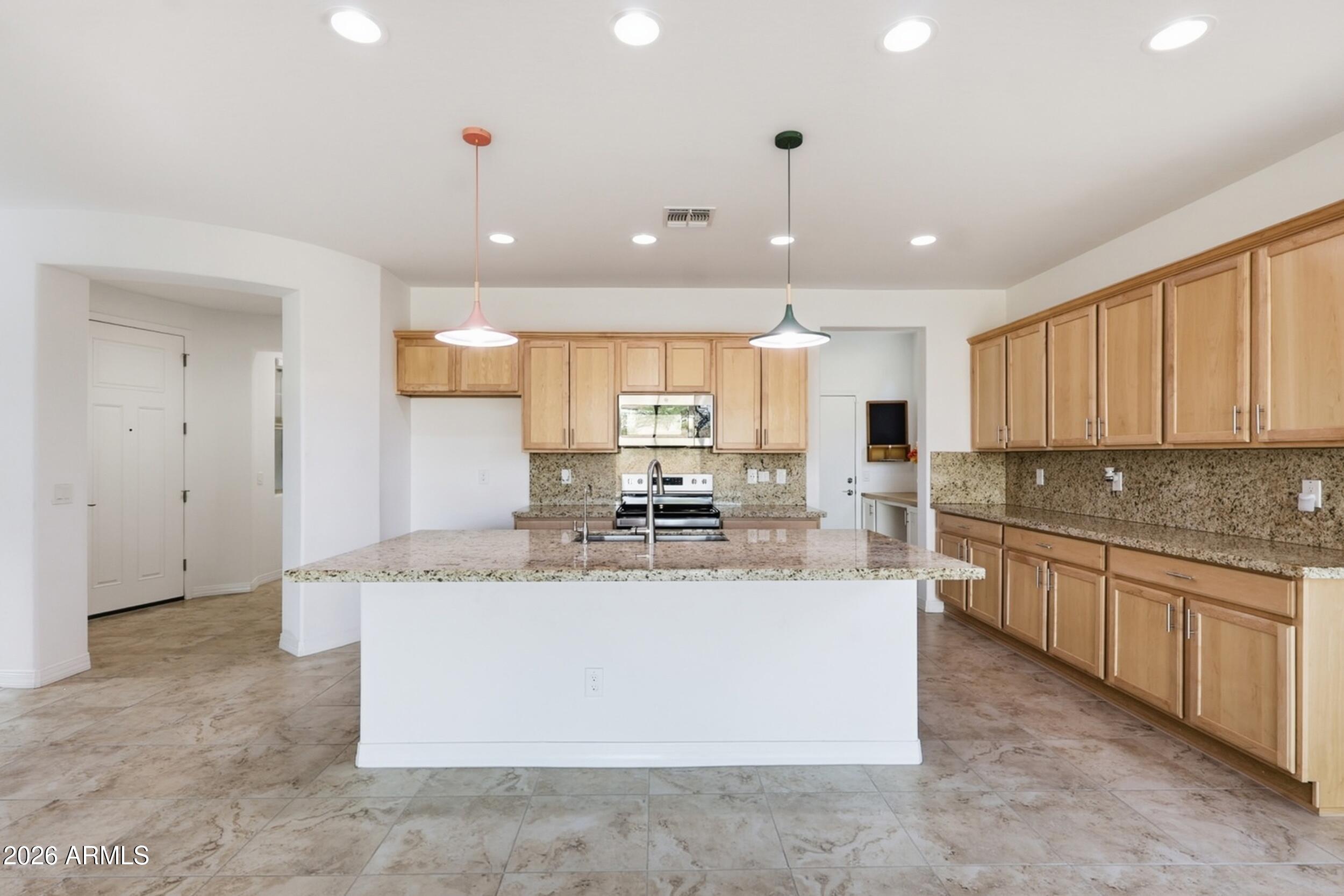 5823 South Del Rancho Mesa, AZ 85212 - Photo 10 of 42 Kitchen