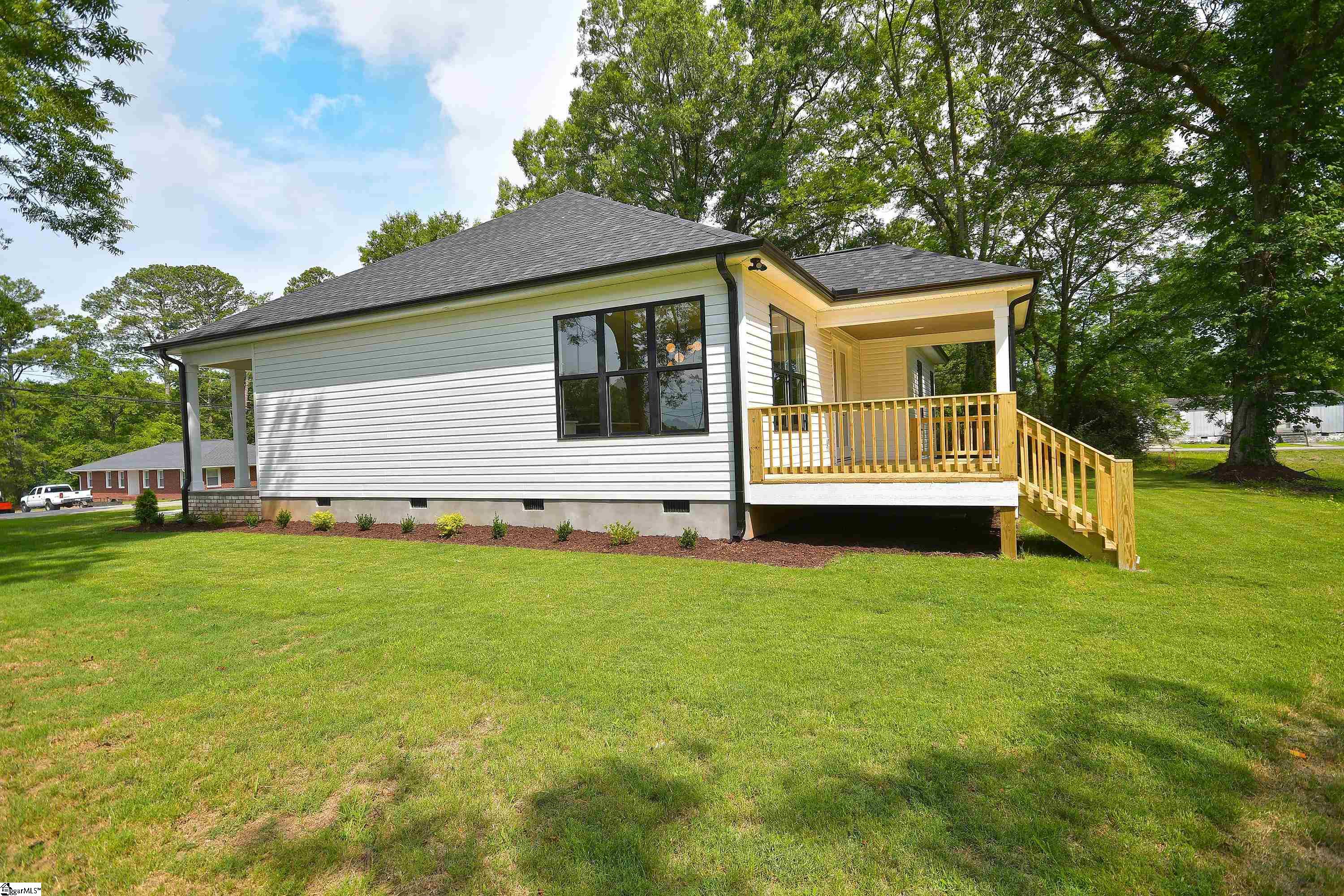 206 North Hamilton Street Williamston, SC 29697 - Photo 7 of 40
