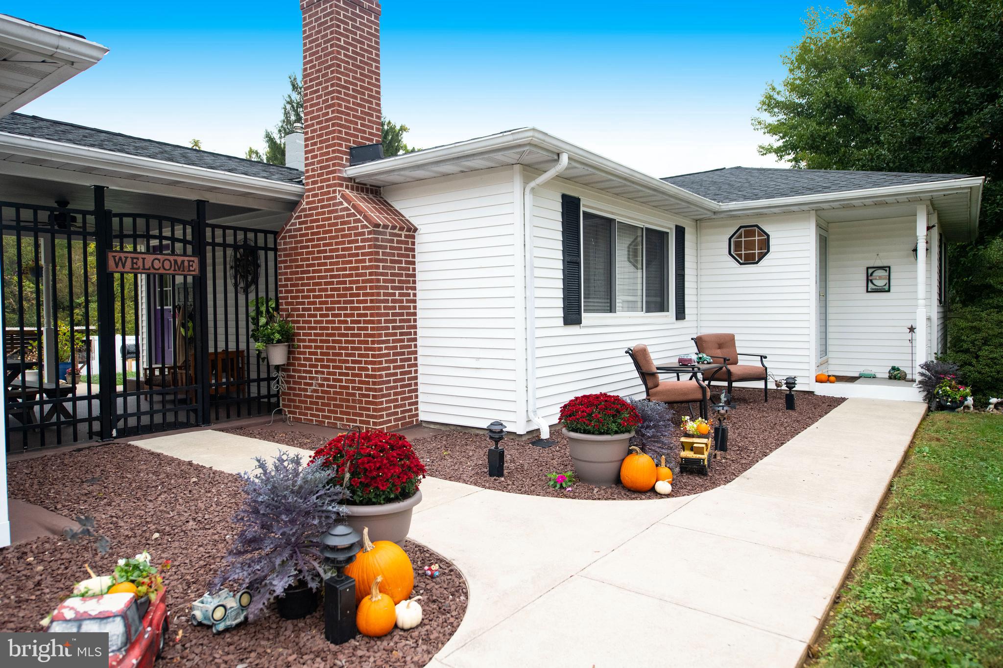 749 Conowingo Road Conowingo, MD 21918 - Photo 6 of 44 Warm and Inviting - Come on In!