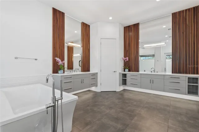 $3,945,000 | 1429 Westbrook Drive, Sarasota, FL 34231