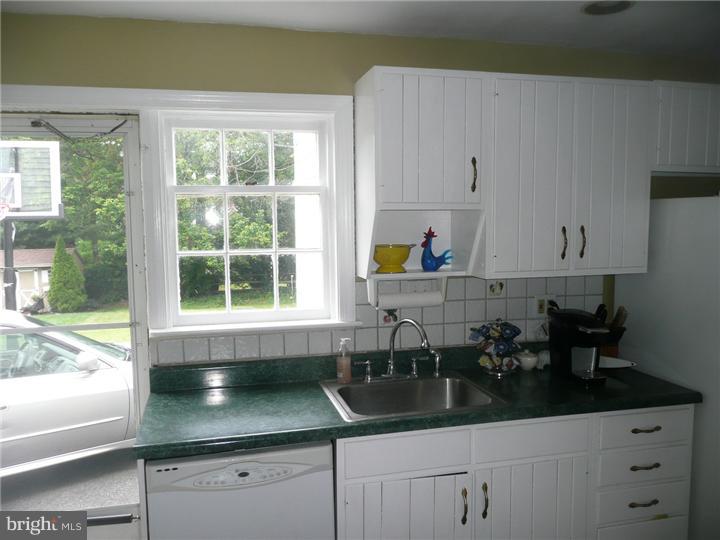 55 Woodbine Road Havertown, PA 19083 - Photo 7 of 22 Kitchen