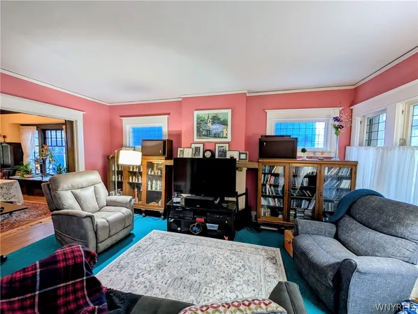 $350,000 | 84 West Oakwood Place, Unit S, Buffalo, NY 14214