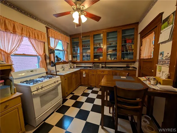 $350,000 | 84 West Oakwood Place, Unit S, Buffalo, NY 14214