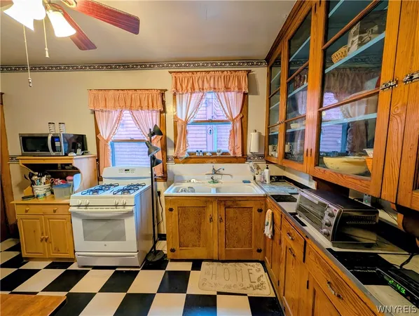 $350,000 | 84 West Oakwood Place, Unit S, Buffalo, NY 14214