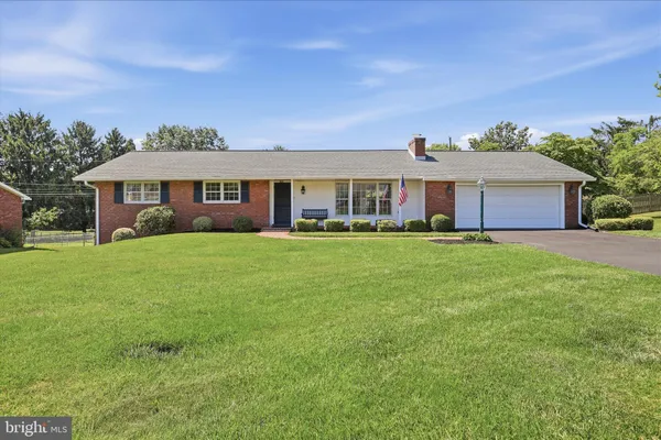 $360,000 | 16617 Mosby Drive, Williamsport, MD 21795