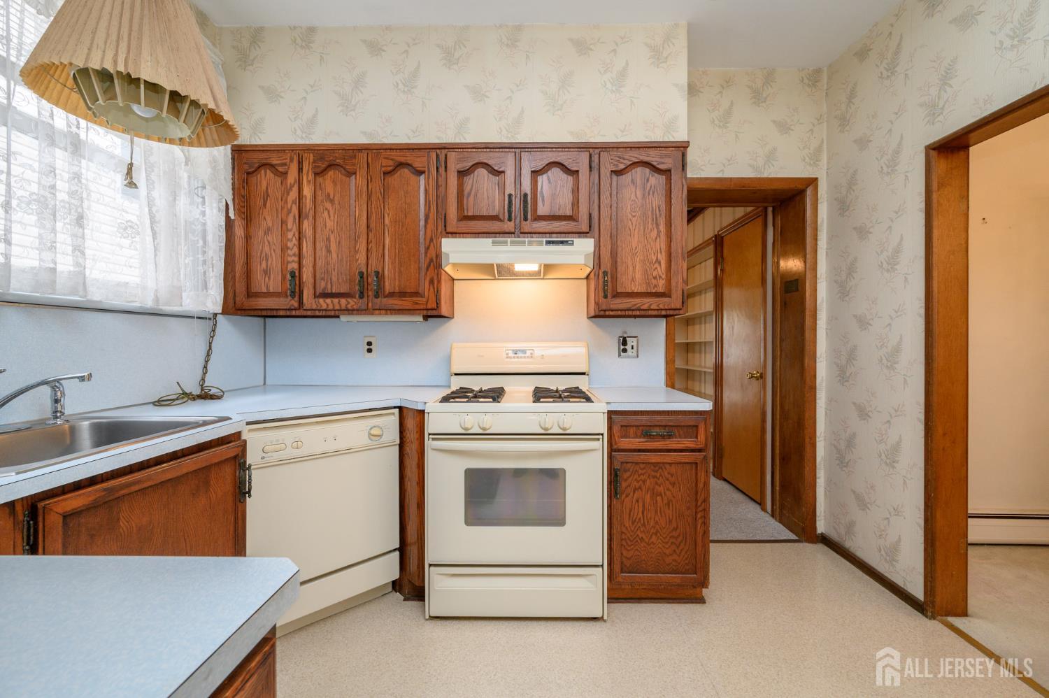 1120 Madison Hill Road Clark, NJ 07066 - Photo 12 of 51