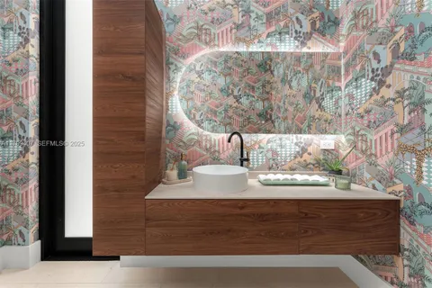 $5,000,000 | 2323 Southwest 2nd Avenue, Miami, FL 33129