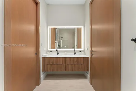 $5,000,000 | 2323 Southwest 2nd Avenue, Miami, FL 33129