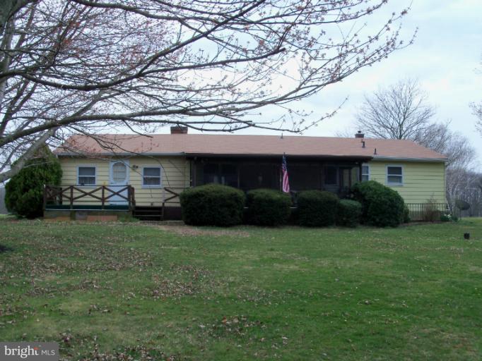 236 North Gorsuch Road Westminster, MD 21157 - Photo 2 of 19 Exterior (Rear)