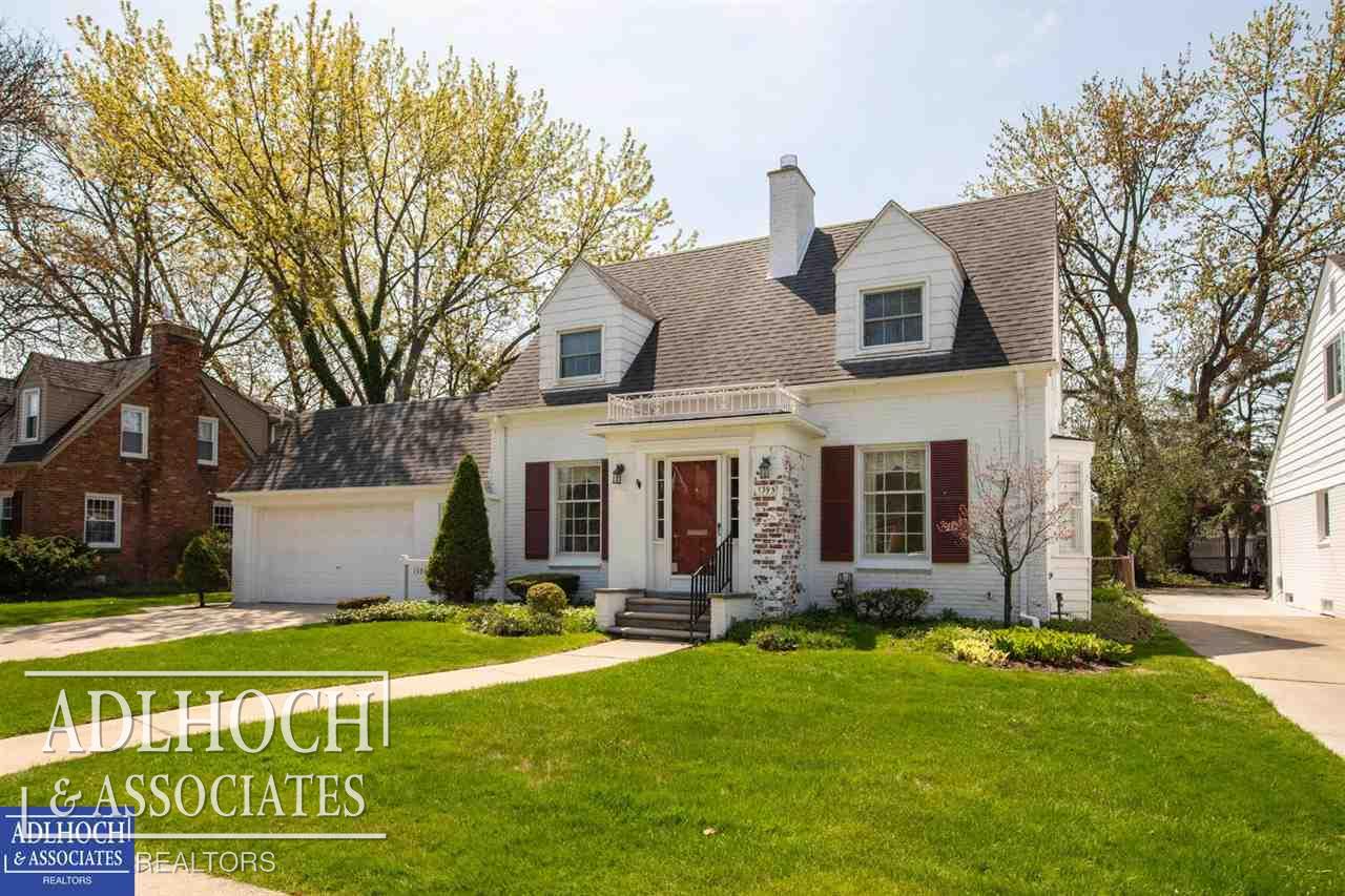 1395 Hampton Road Grosse Pointe, MI 48236 - Photo 1 of 29 50073760.JPG