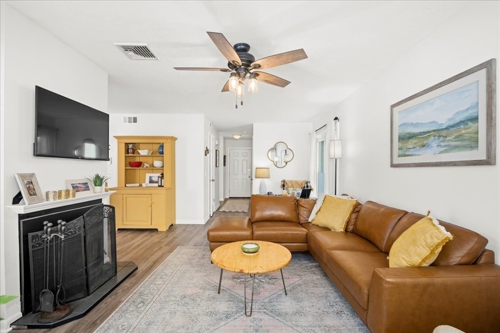 306 Beacon Park Road, Unit 306 Webster, MA 01570 - Photo 4 of 39 Gallery Image 4
