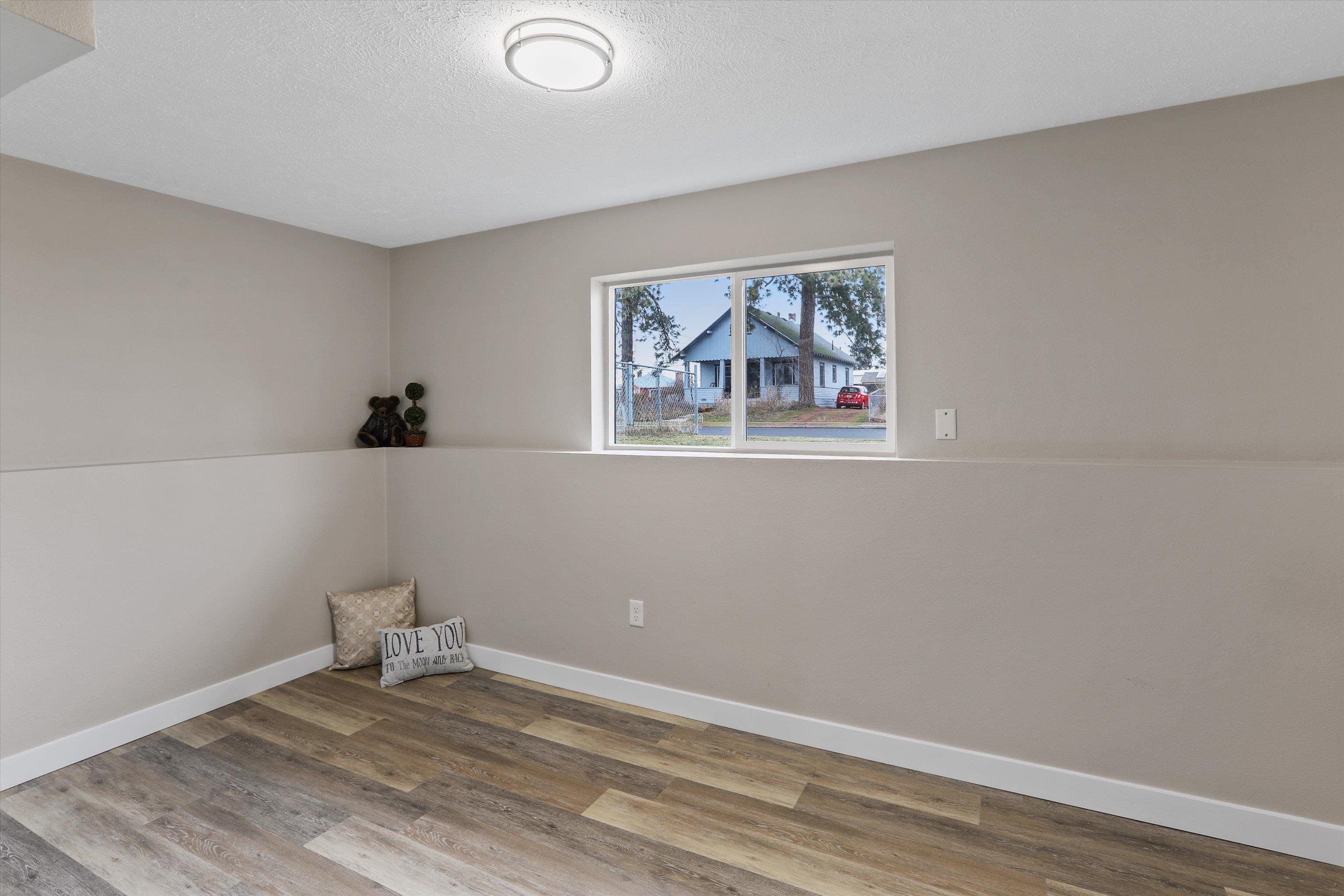 308 East Crown Avenue Spokane, WA 99207 - Photo 12 of 22