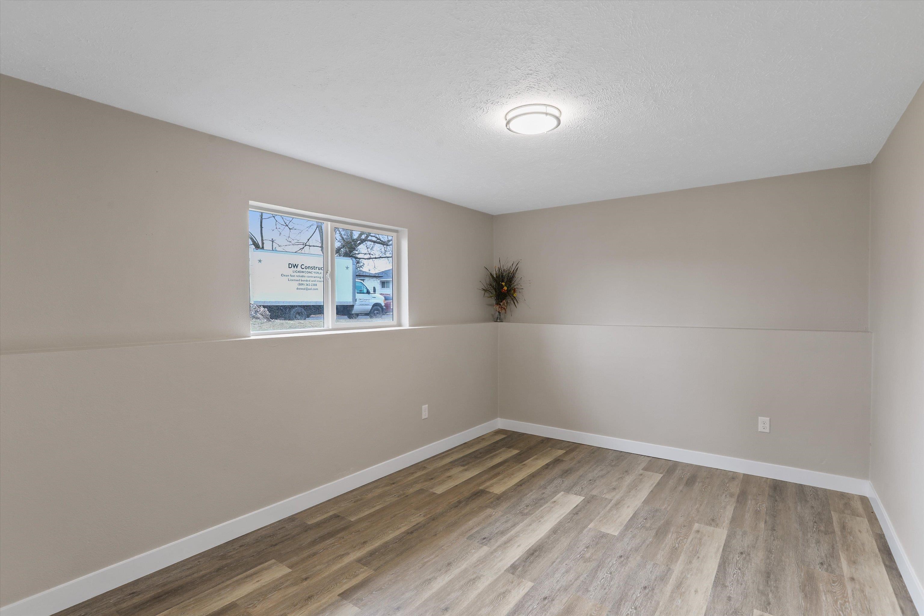 308 East Crown Avenue Spokane, WA 99207 - Photo 13 of 22