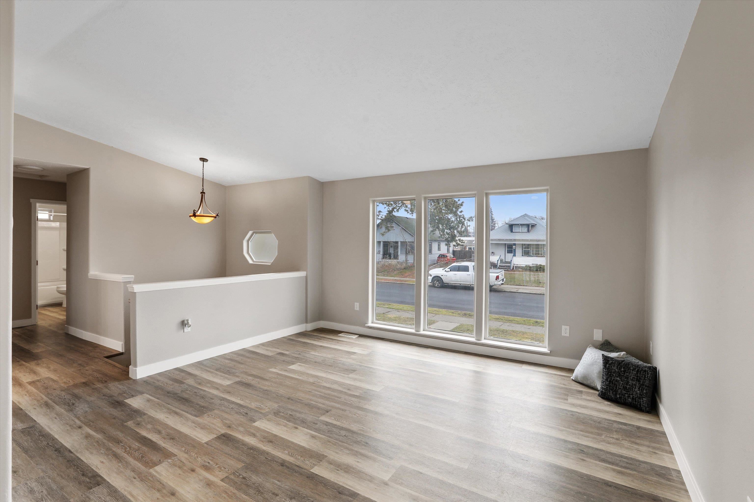 308 East Crown Avenue Spokane, WA 99207 - Photo 2 of 22