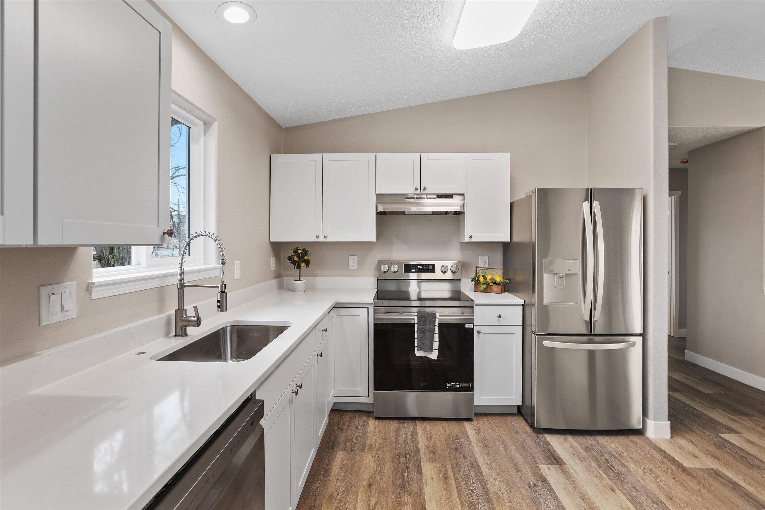 308 East Crown Avenue Spokane, WA 99207 - Photo 6 of 22