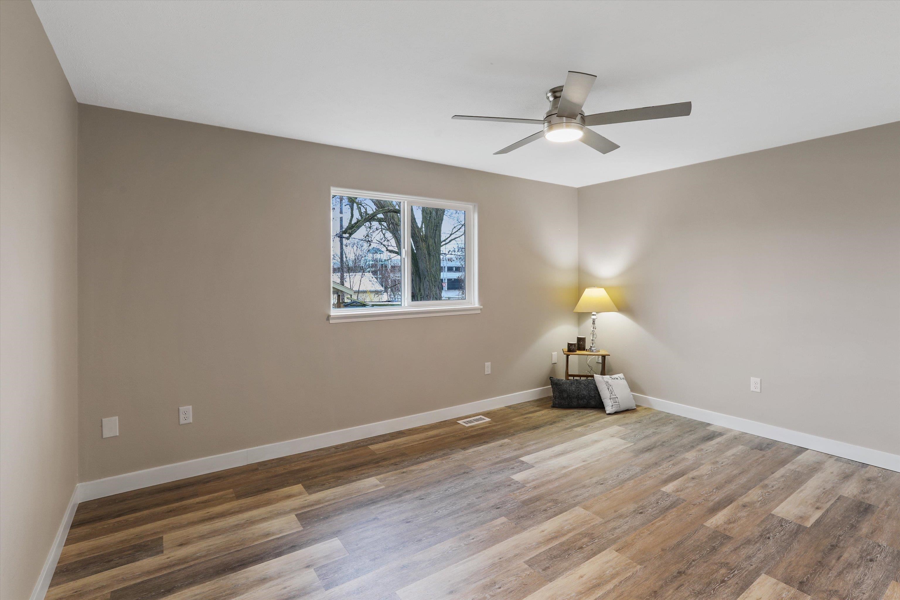 308 East Crown Avenue Spokane, WA 99207 - Photo 7 of 22