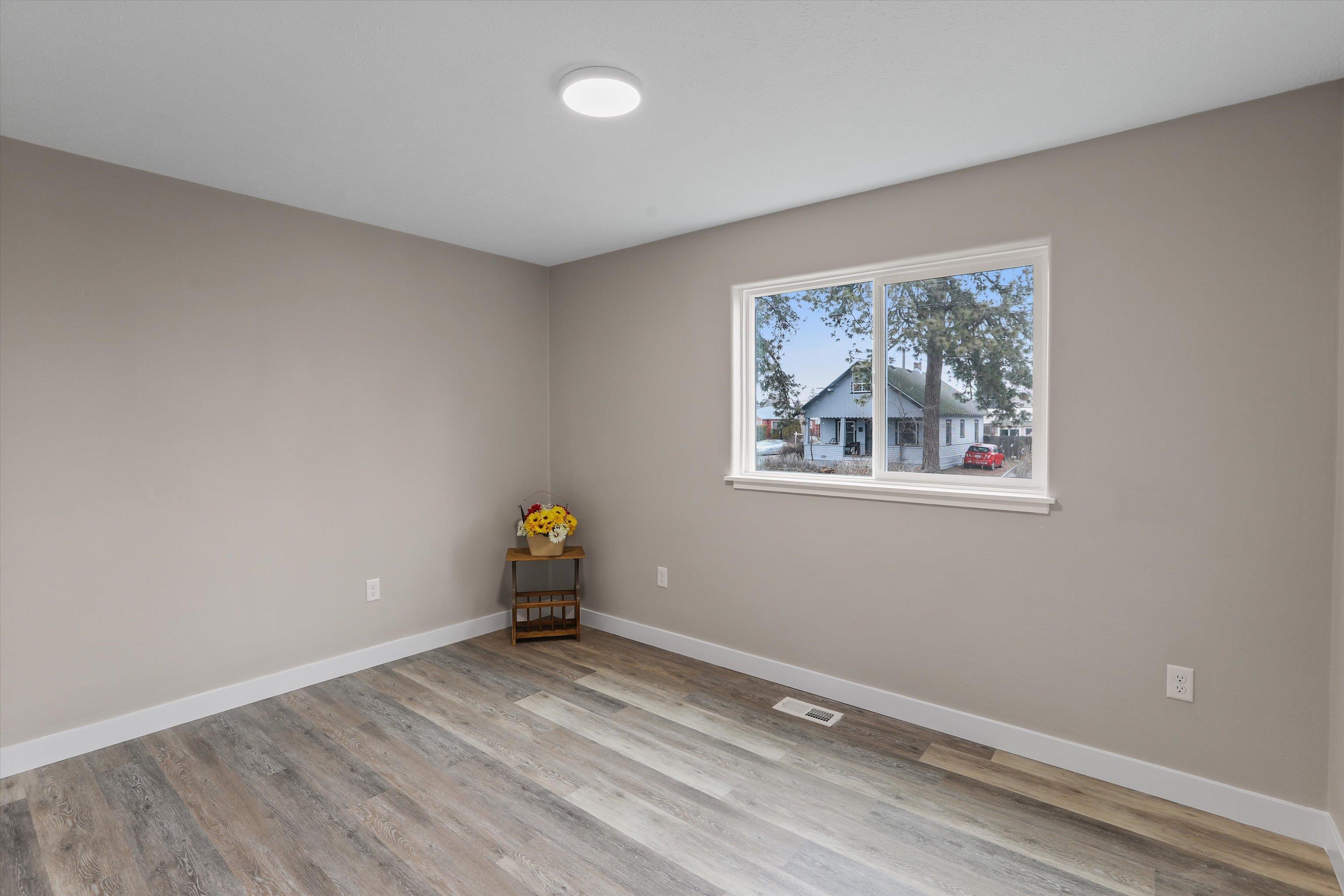 308 East Crown Avenue Spokane, WA 99207 - Photo 10 of 22