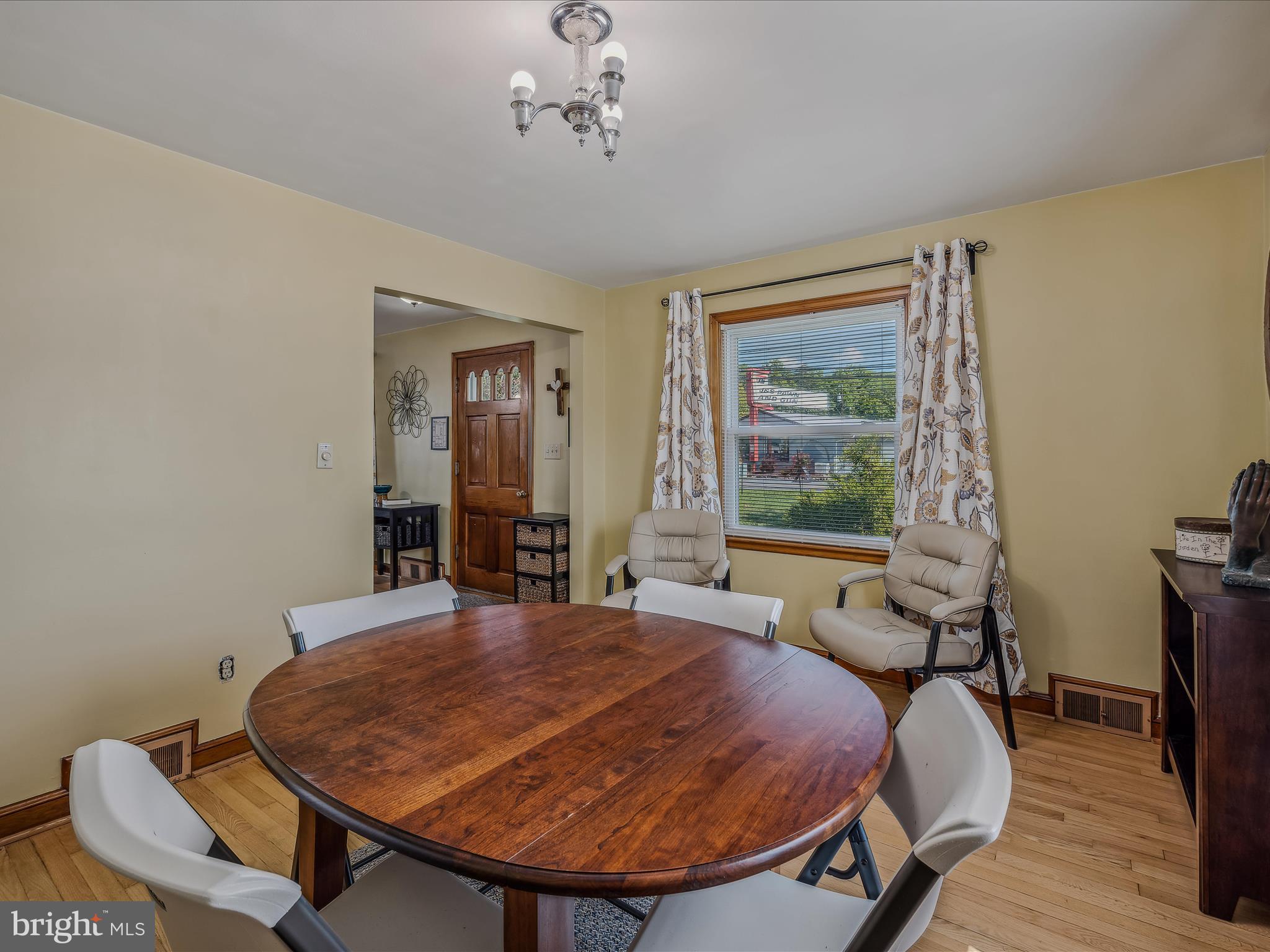 1302 Valley Road Berkeley Springs, WV 25411 - Photo 11 of 45 Dining Room