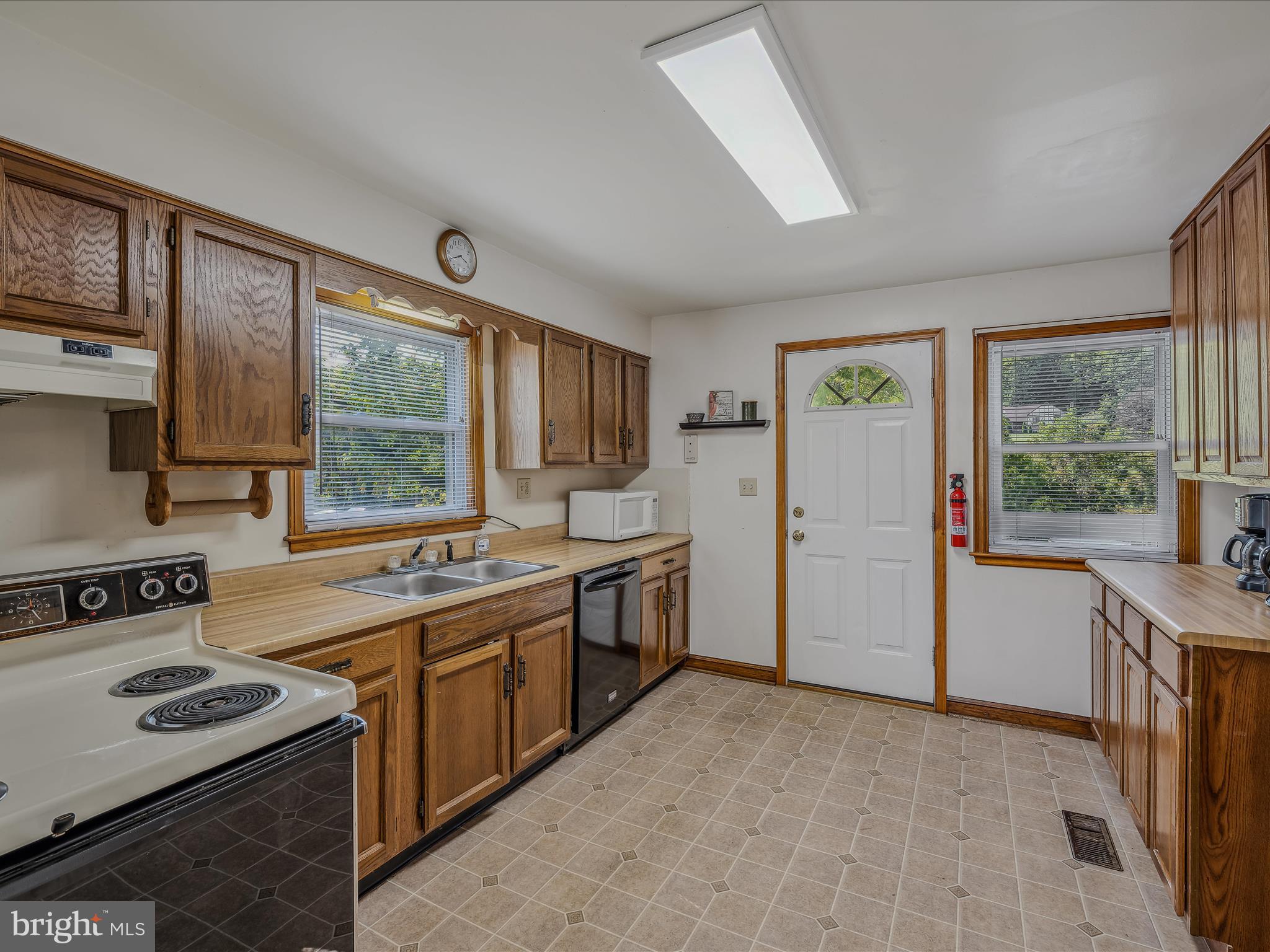 1302 Valley Road Berkeley Springs, WV 25411 - Photo 12 of 45 Kitchen