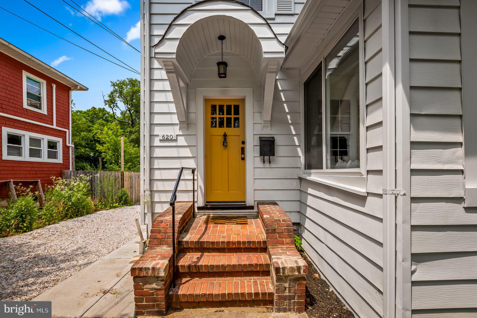 620 St Dunstans Road Baltimore, MD 21212 - Photo 3 of 33