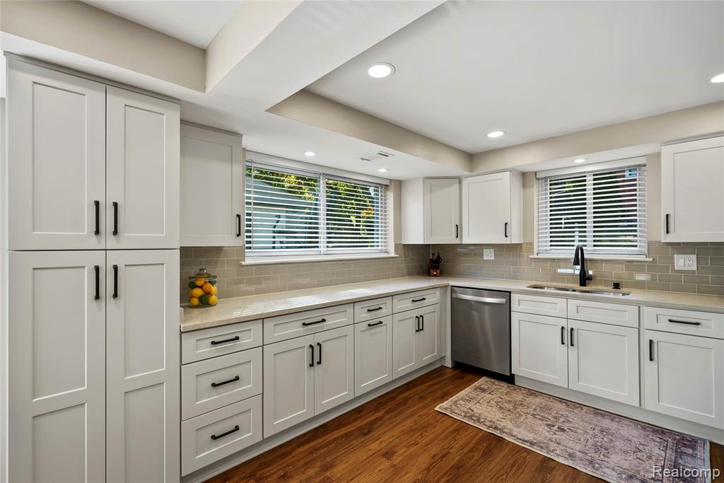 1479 North Pine Street Rochester Hills, MI 48307 - Photo 10 of 25
