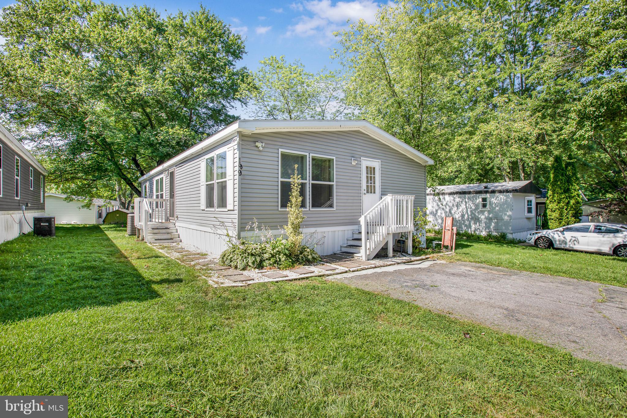 Gorgeous manufactured home with two entrances