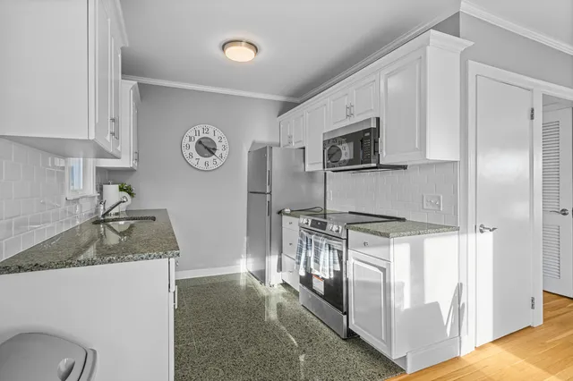 $3,500 | 7 Columbus Avenue, West Yarmouth, MA 02673