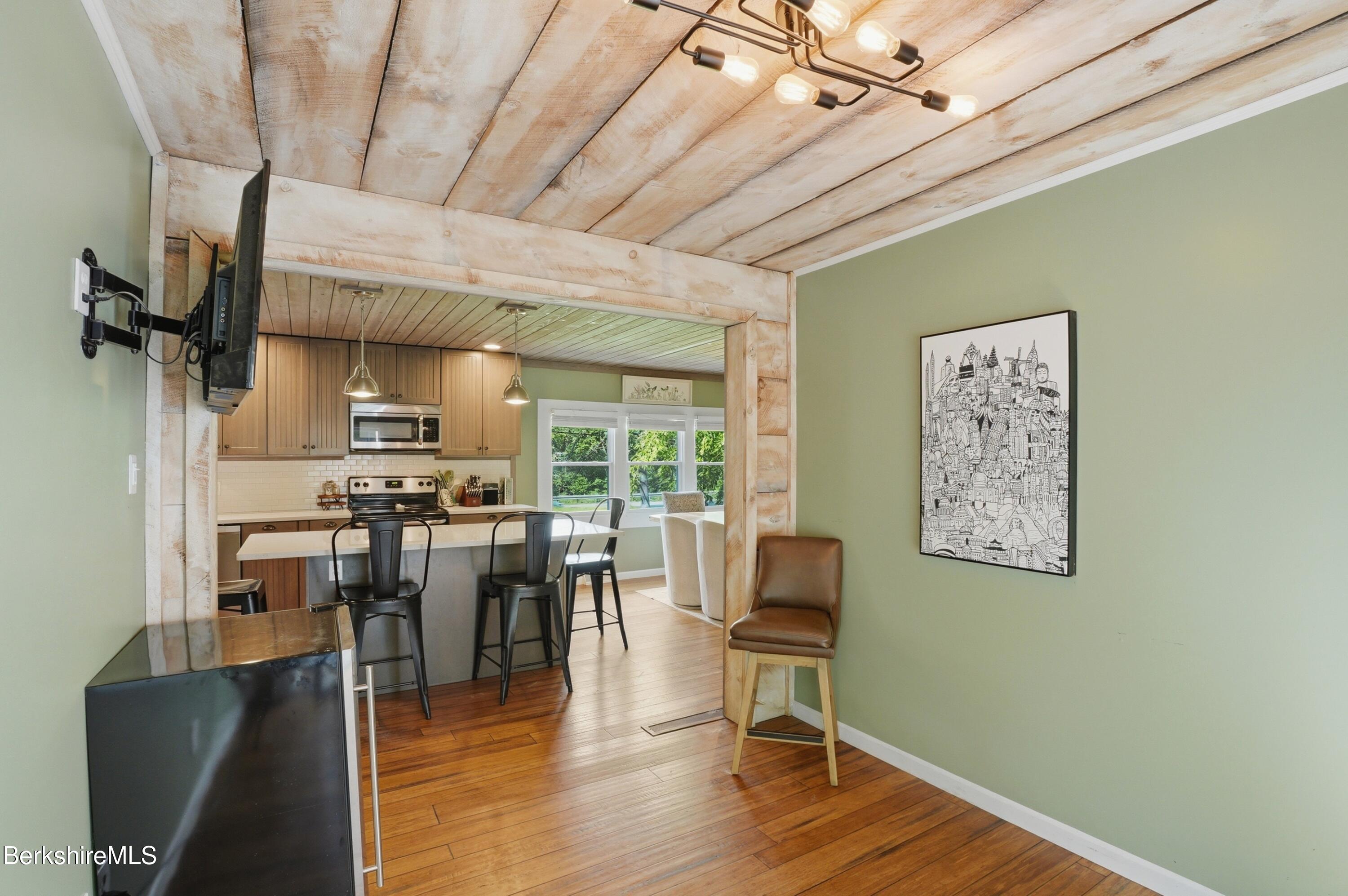491 Main Road Savoy, MA 01256 - Photo 18 of 35 BACK ENTRY AREA