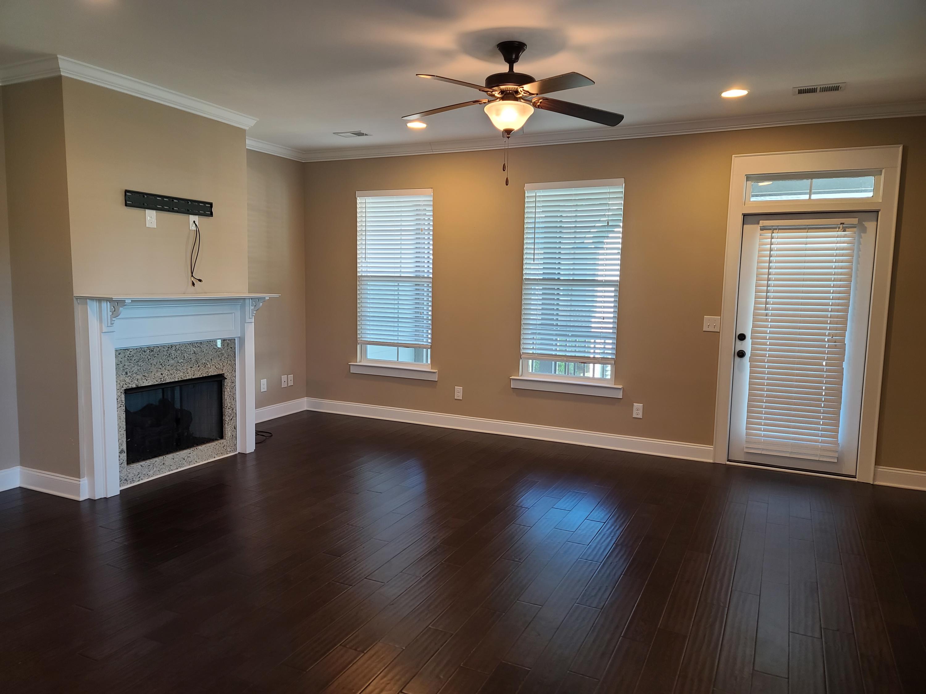140 Slipper Shell Court Mount Pleasant, SC 29464 - Photo 2 of 25 140 3
