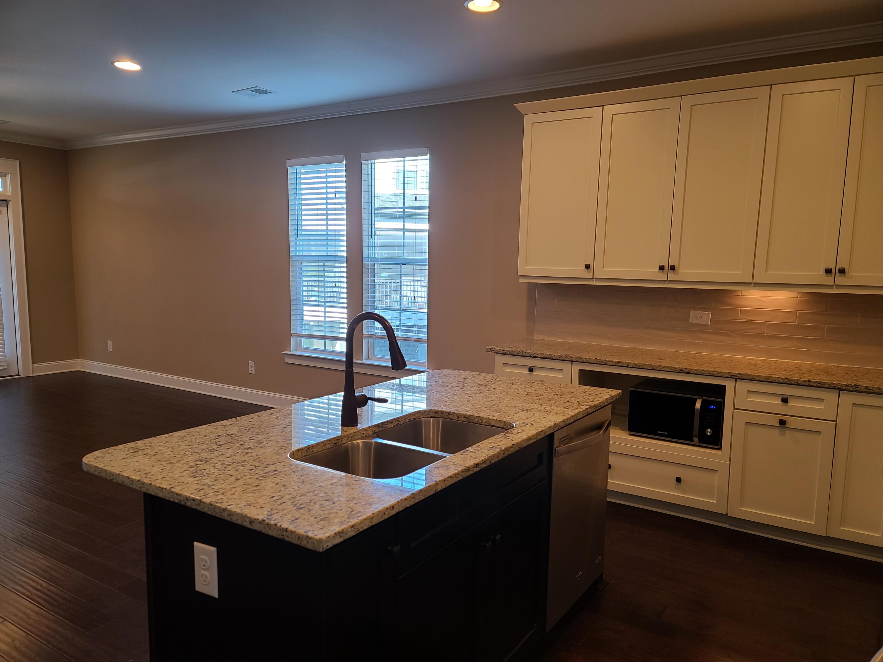 140 Slipper Shell Court Mount Pleasant, SC 29464 - Photo 21 of 25 slipper kitchen