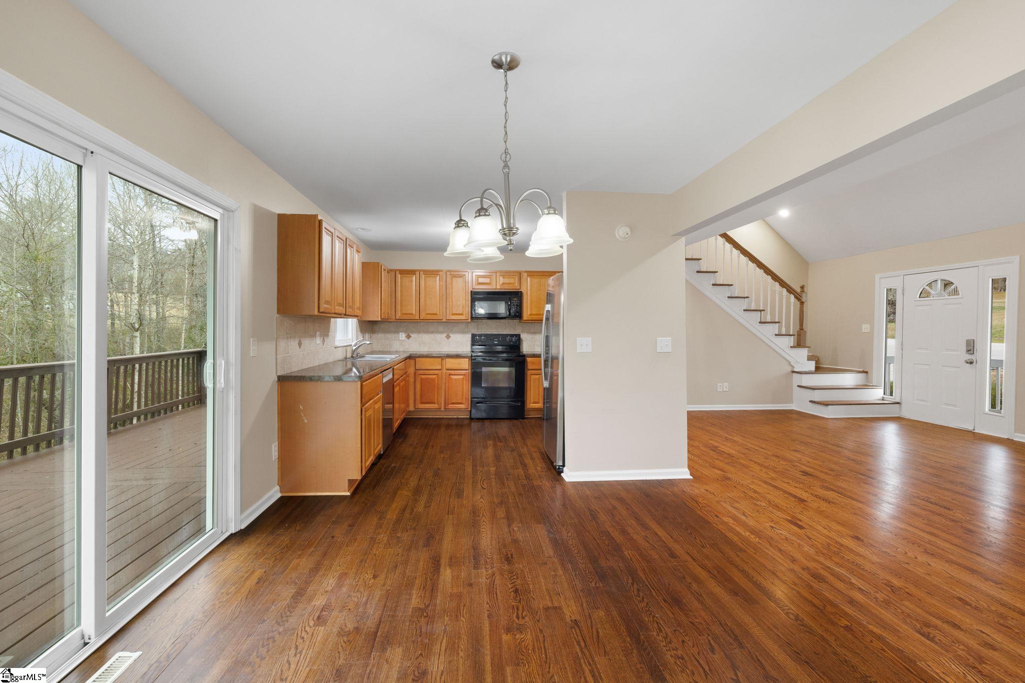 17 Hester Road Greenville, SC 29609 - Photo 11 of 39