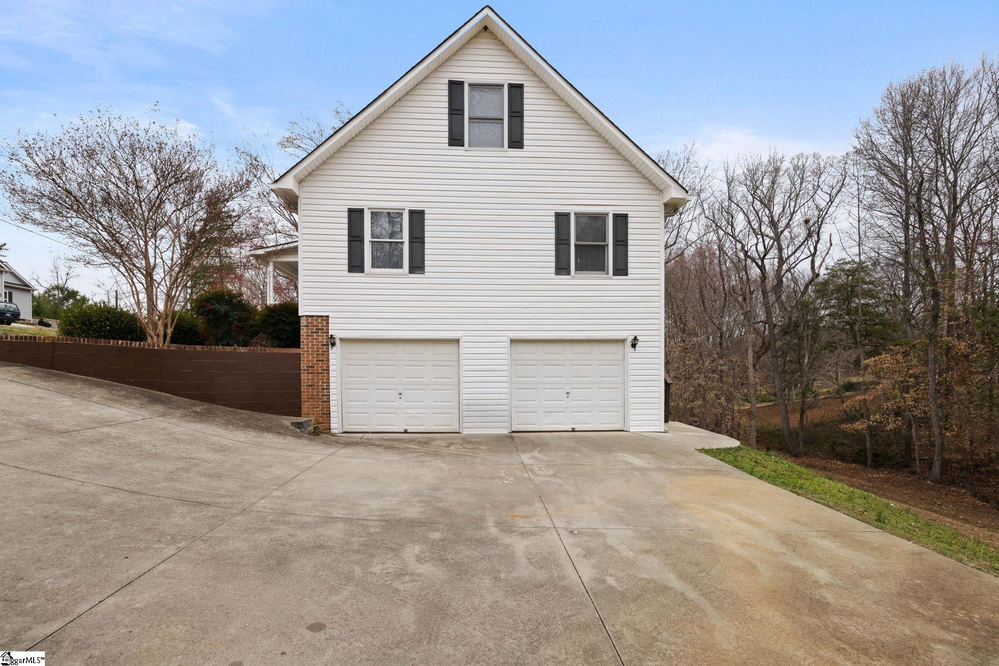 17 Hester Road Greenville, SC 29609 - Photo 36 of 39