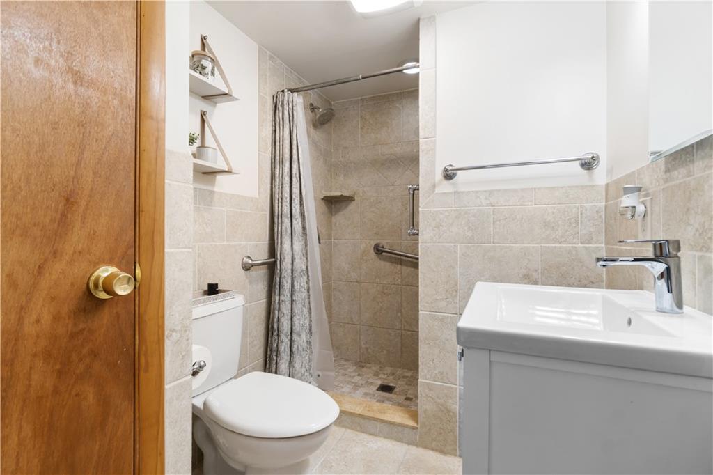 4271 Glen Lytle Road Pittsburgh, PA 15217 - Photo 19 of 32 Gallery Image 19