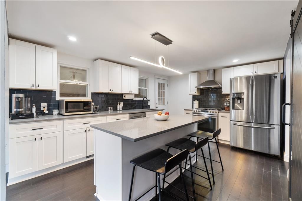 4271 Glen Lytle Road Pittsburgh, PA 15217 - Photo 5 of 32 Gallery Image 5