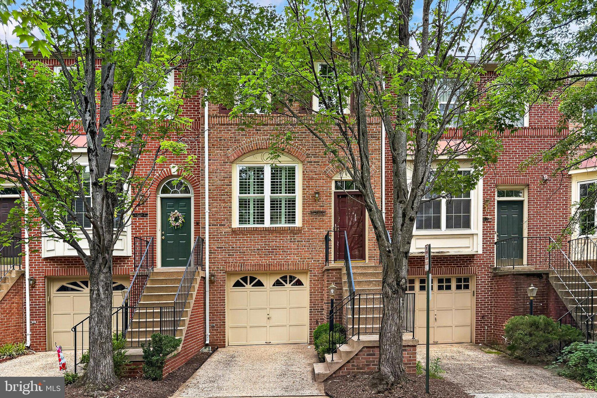 13157 Kidwell Field Road Herndon, VA 20171 - Photo 4 of 50 Charming brick townhome with greenery.