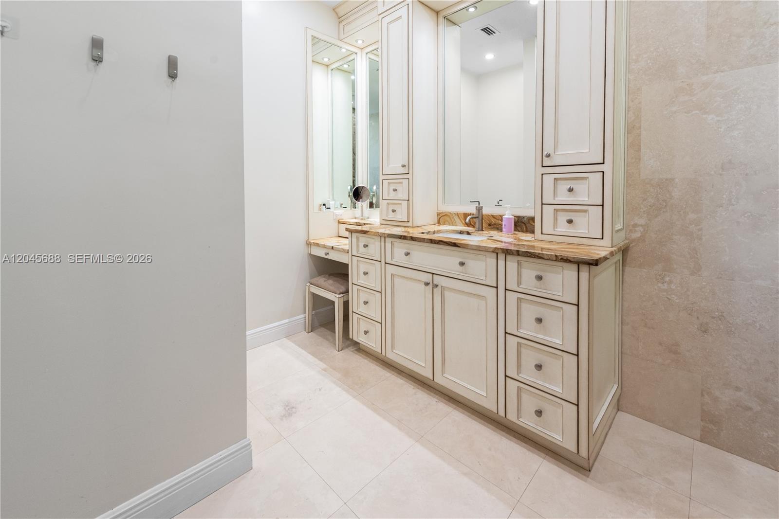 22807 Southwest 89th Path Cutler Bay, FL 33190 - Photo 15 of 43