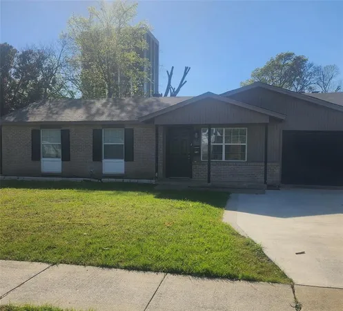 $2,600 | 321 North Cottonwood Drive, Richardson, TX 75080