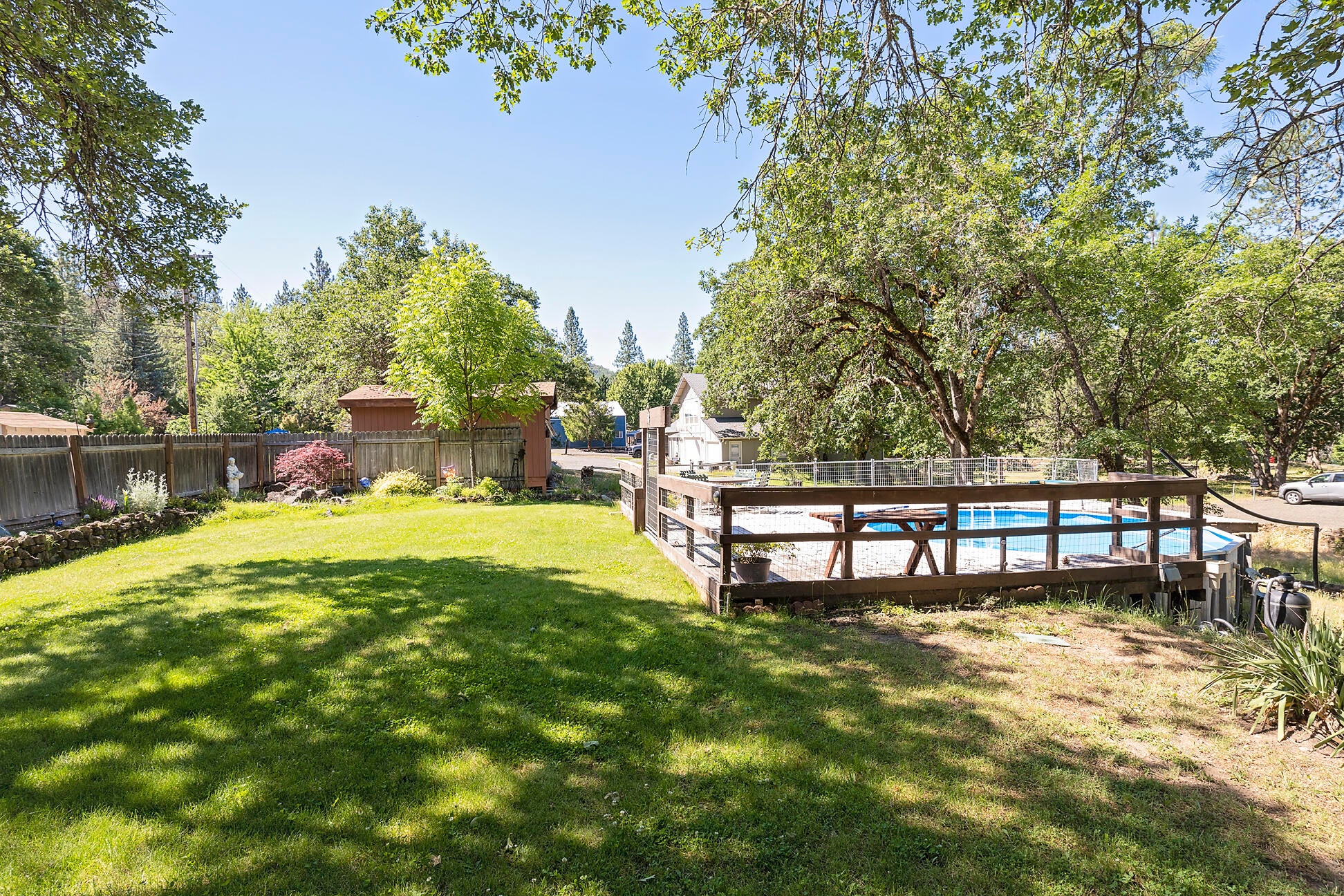 899 Old Ferry Road Shady Cove, OR 97539 - Photo 19 of 27 Fenced in Pool