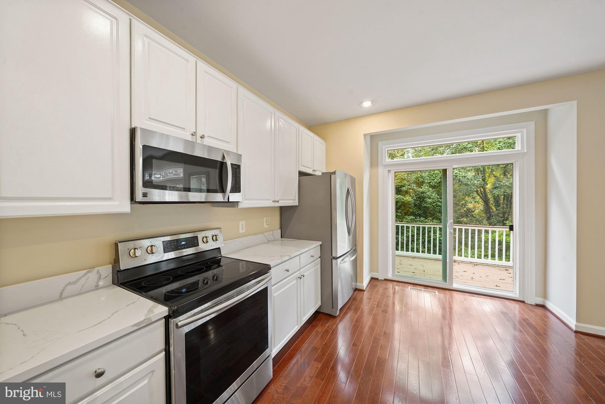 123 Roland Court Southwest Vienna, VA 22180 - Photo 10 of 34 Quartz countertops with stainless steel