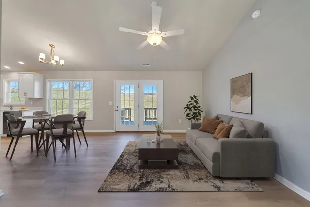 $2,299 | 2809 Russlen Drive, Salem, VA 24153