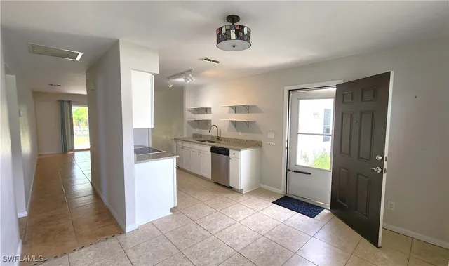 $1,400 | 4615 Southeast 4th Place, Unit A, Cape Coral, FL 33904