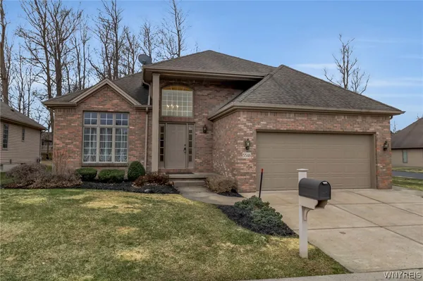 $529,900 | 5546 Hemdale Drive, Clarence, NY 14221