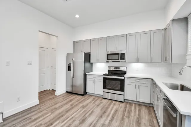 $2,100 | 9024 Laverne Laurel Lane, Houston, TX 77080