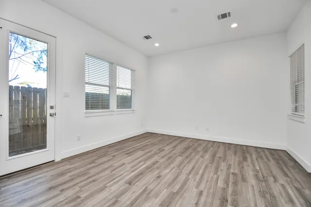 $2,100 | 9024 Laverne Laurel Lane, Houston, TX 77080