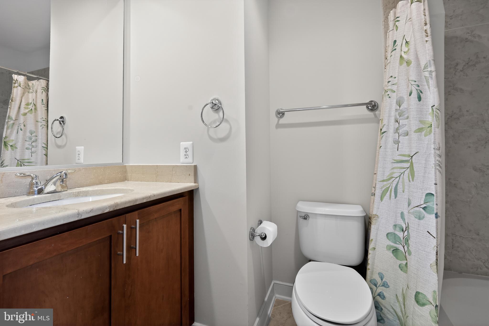 2711 Cassedy Street Silver Spring, MD 20910 - Photo 18 of 36 Full Bathroom