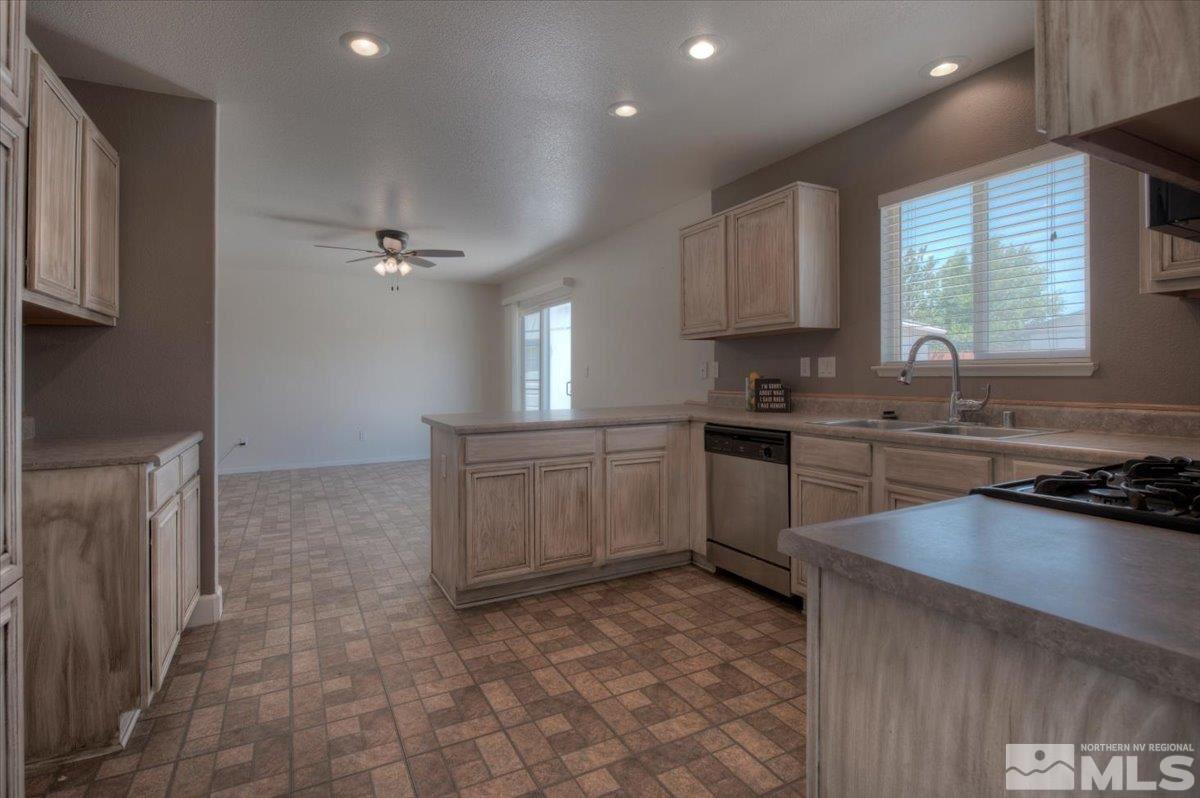 18101 Alexandria Drive Reno, NV 89508 - Photo 5 of 30 Photo 5